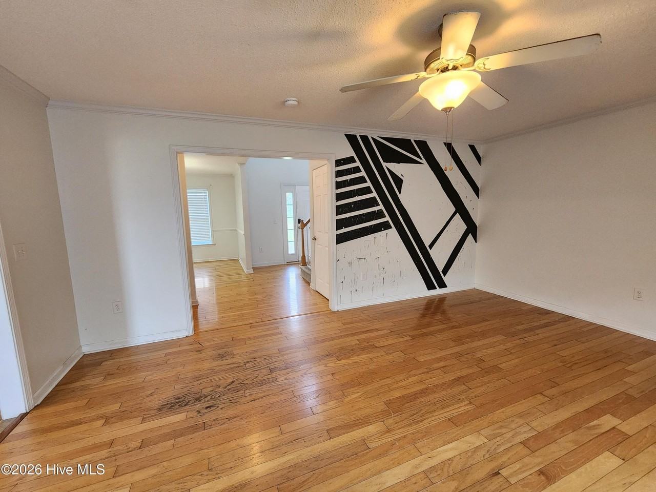 200 Gold Leaf Ct - Photo 7 of 36