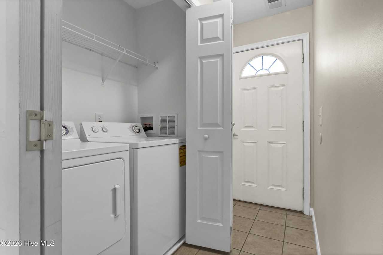 58 Manchester Ln #2 - Photo 7 of 23