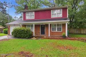 featured image of 208 Greenbriar Dr