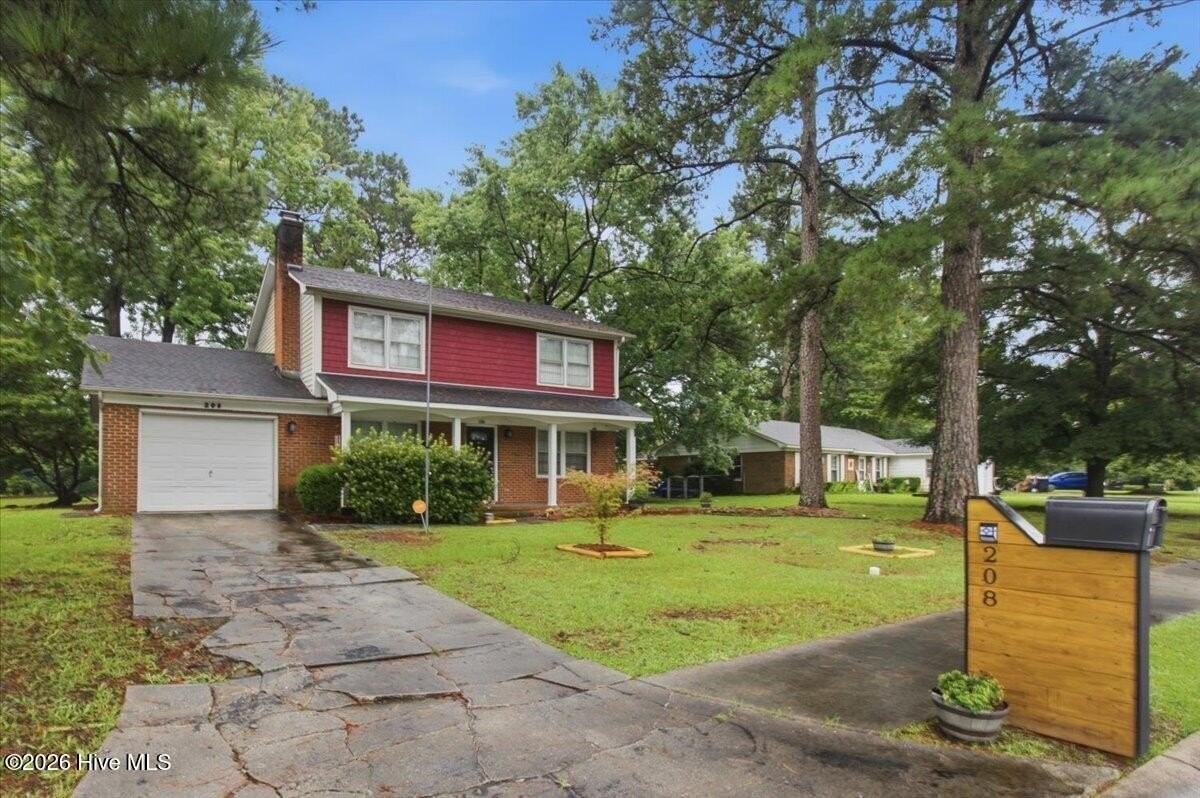 208 Greenbriar Dr - Photo 3 of 33