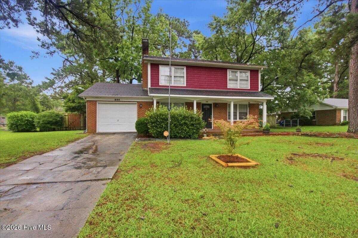 208 Greenbriar Dr - Photo 4 of 33