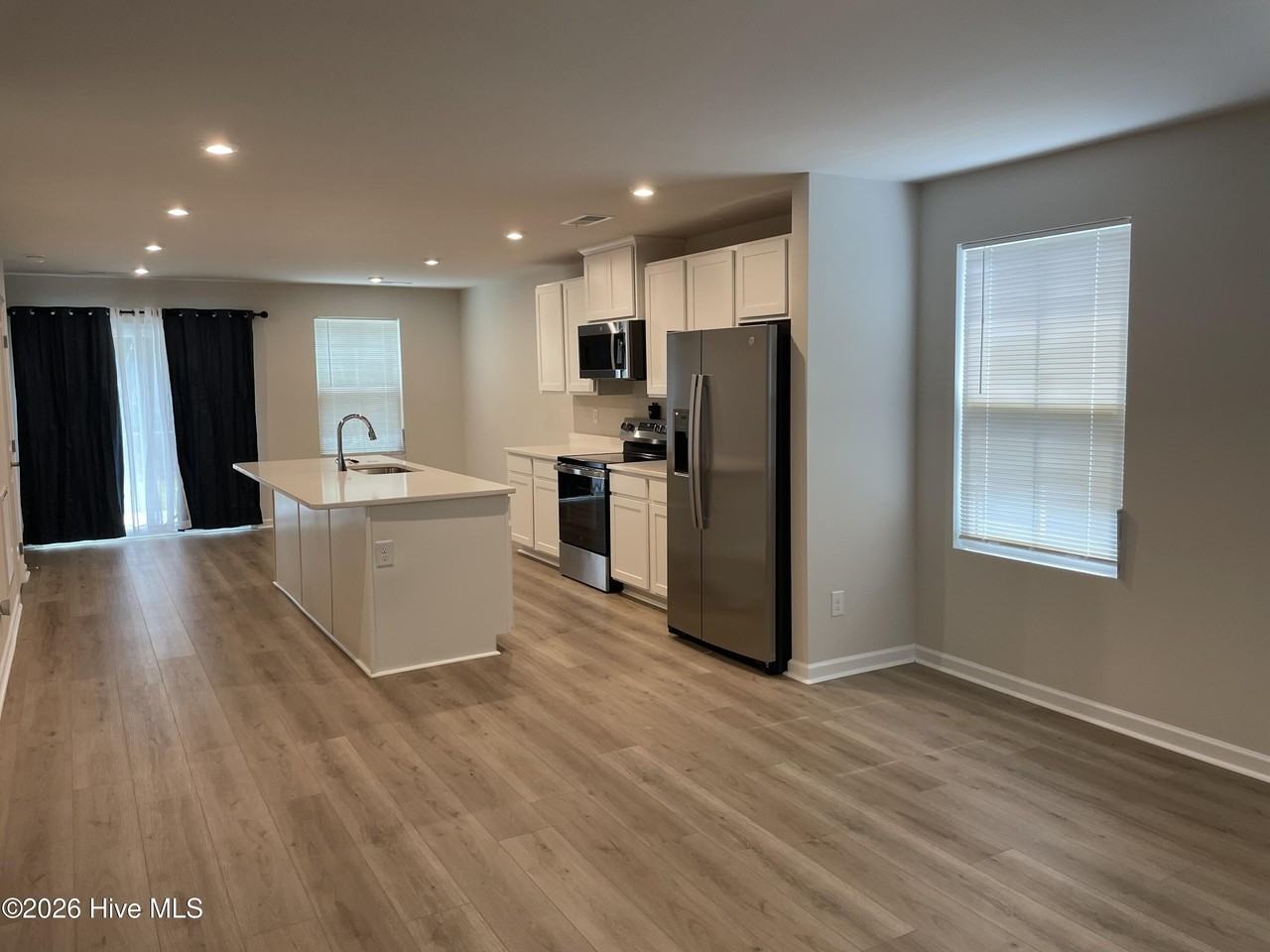 8103 Sterling Oaks Dr Nw - Photo 3 of 33