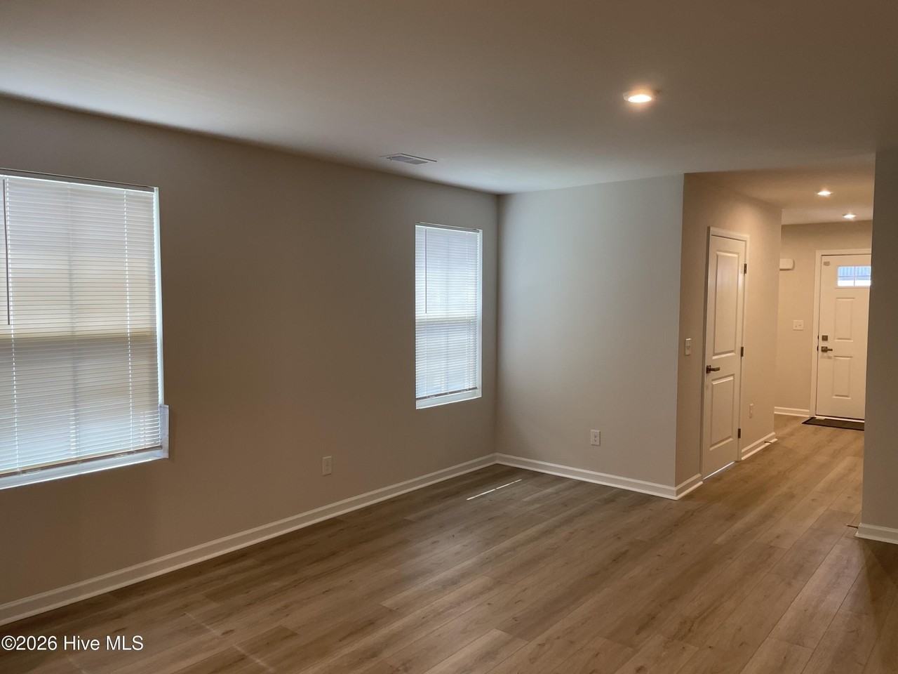 8103 Sterling Oaks Dr Nw - Photo 4 of 33