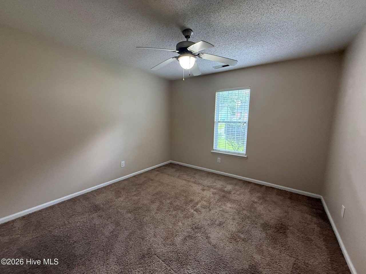 133 Brenda Dr - Photo 6 of 7