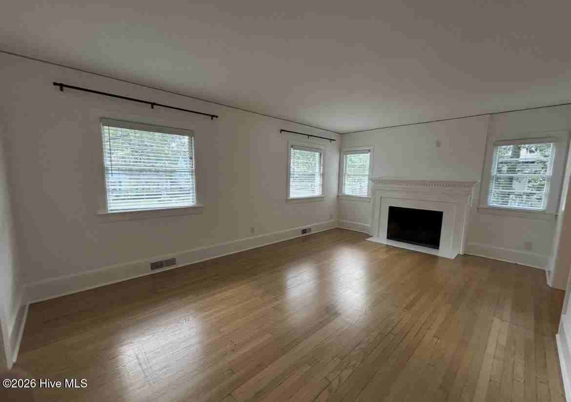 215 Keaton Ave - Photo 5 of 18