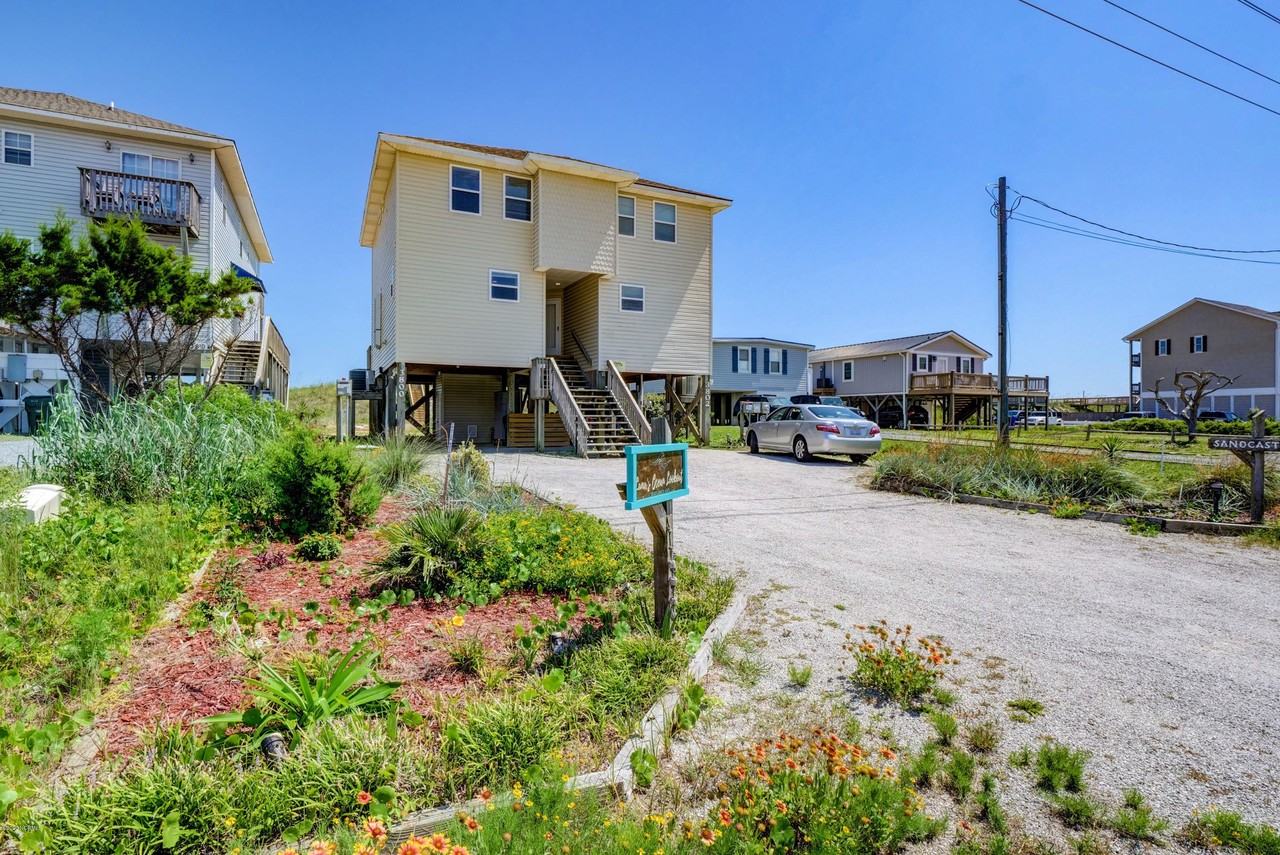 3800 Island Dr - Photo 2 of 33
