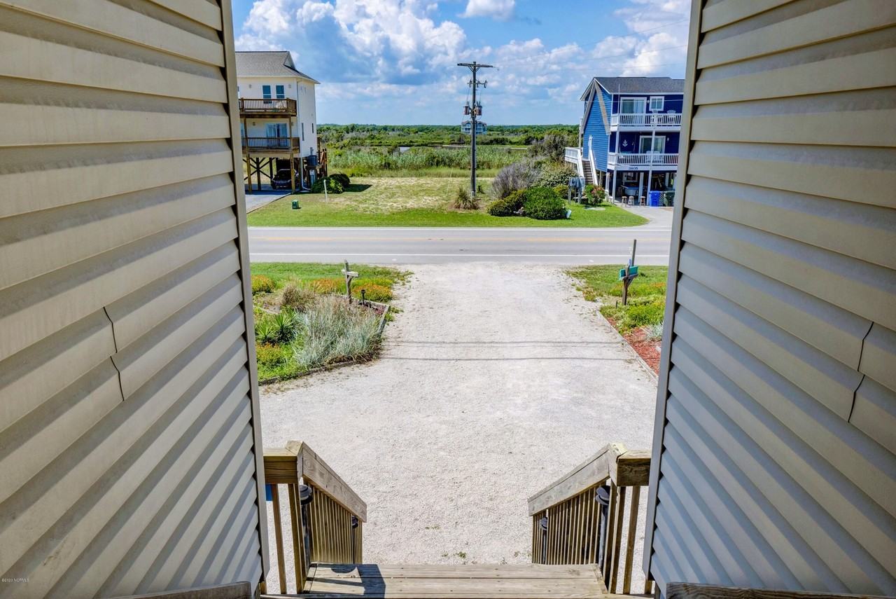 3800 Island Dr - Photo 3 of 33