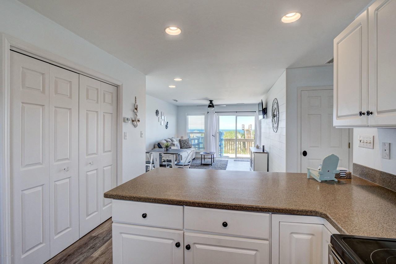3800 Island Dr - Photo 6 of 33