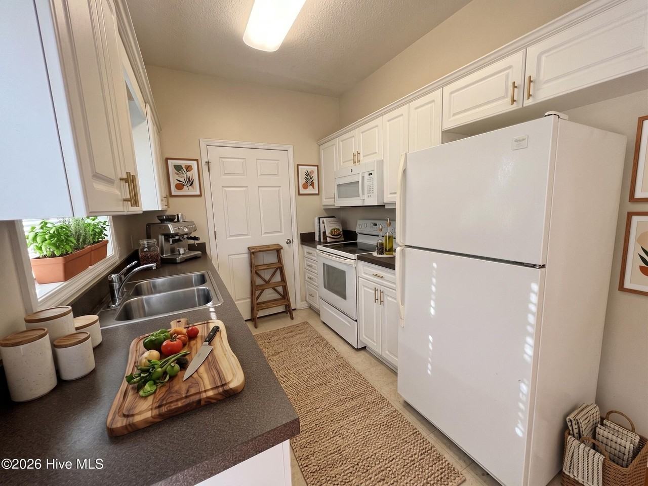 1003 Charlotte Ave #3 - Photo 6 of 17