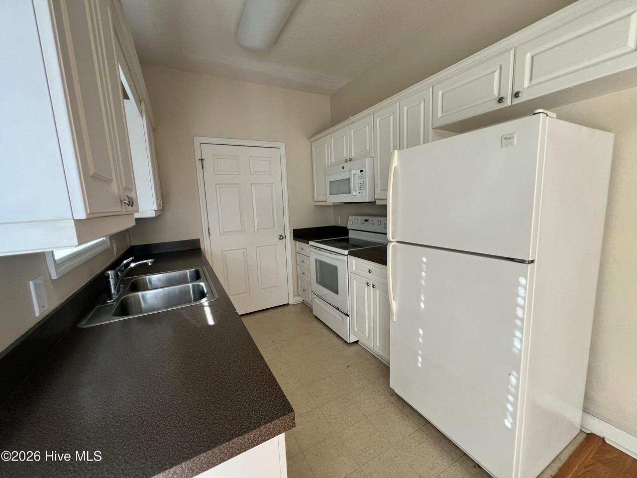 1003 Charlotte Ave #3 - Photo 7 of 17