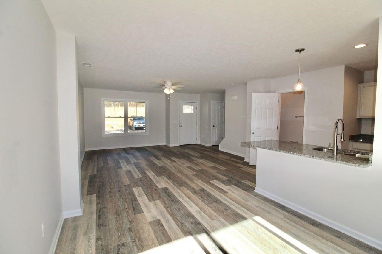 3015 Locust Grove Ct - Photo 3 of 22