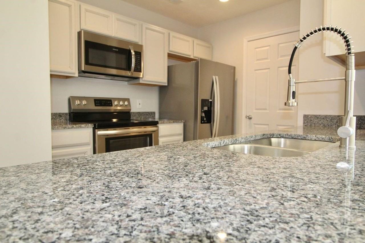 3015 Locust Grove Ct - Photo 6 of 22