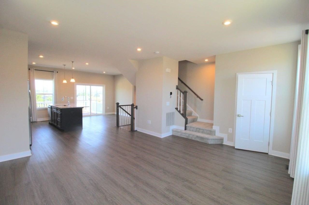 4489 Drysdale St - Photo 3 of 30