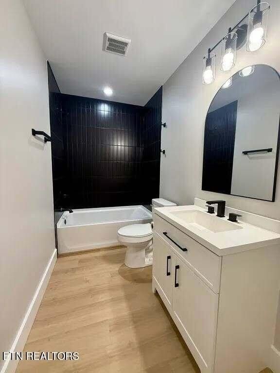 319 Liberty St #102 - Photo 4 of 9