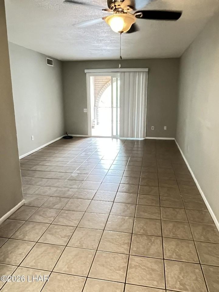 90 Mariposa Dr #102 - Photo 6 of 18