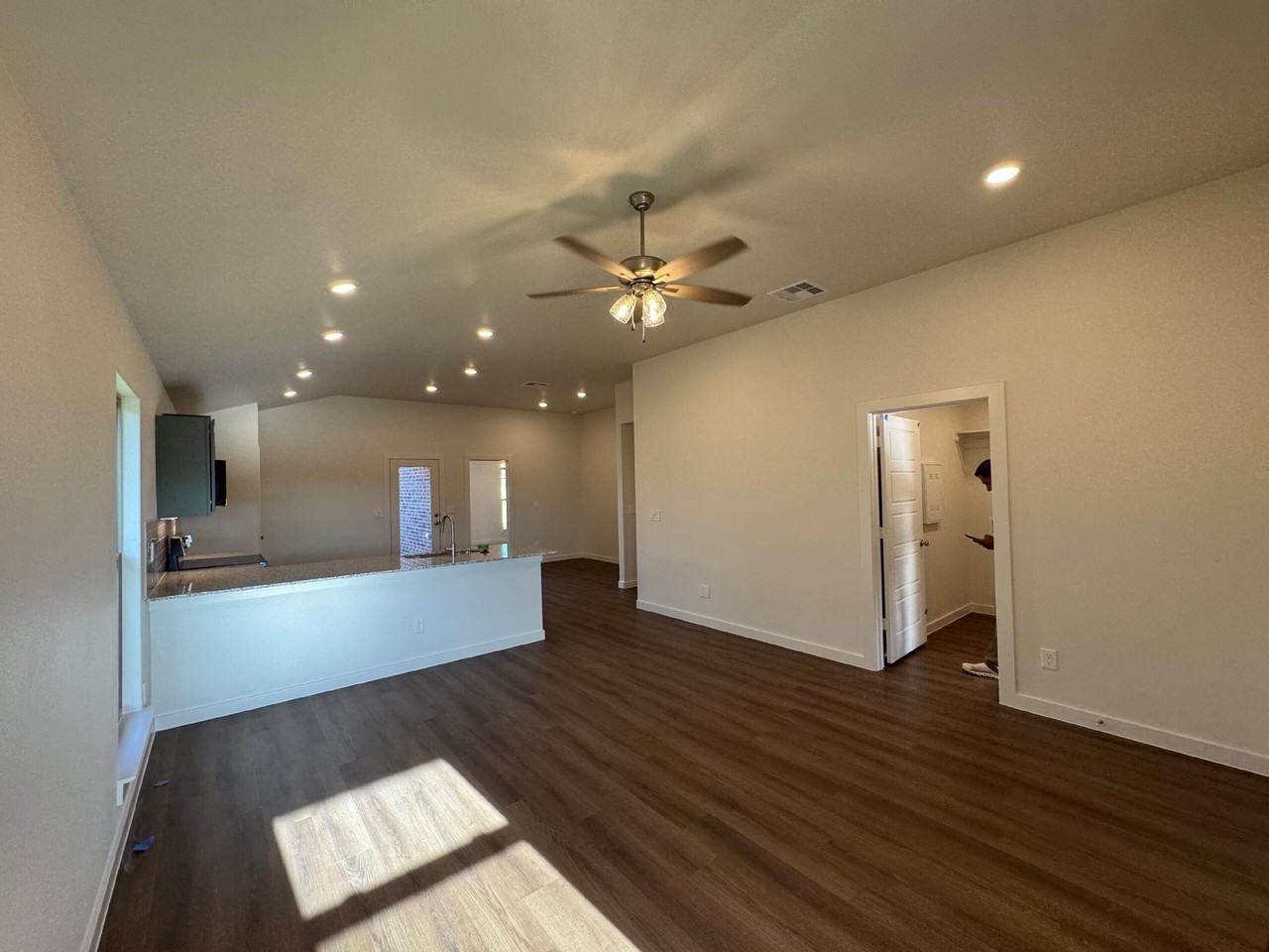 1312 Saratoga Ave - Photo 7 of 22