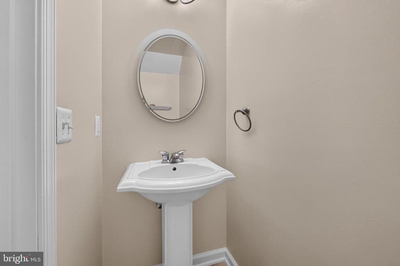 5902 Ians Way - Photo 6 of 35