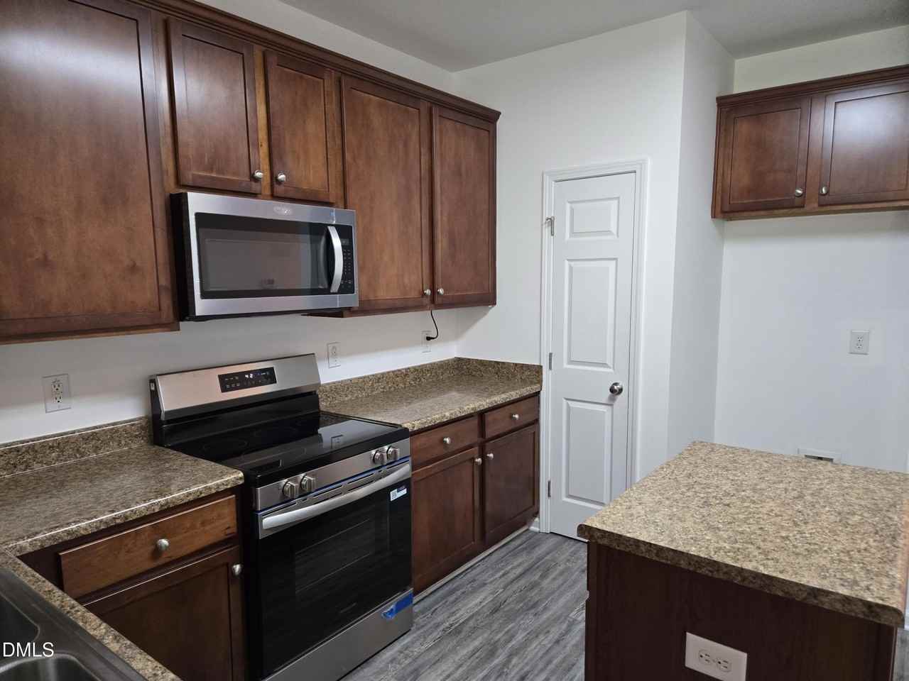 3005 Courtney Creek Blvd - Photo 5 of 15