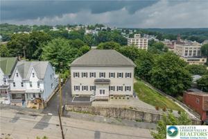 featured image of 418 W Race St #7