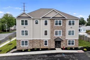 featured image of 2039 Clermont St #202