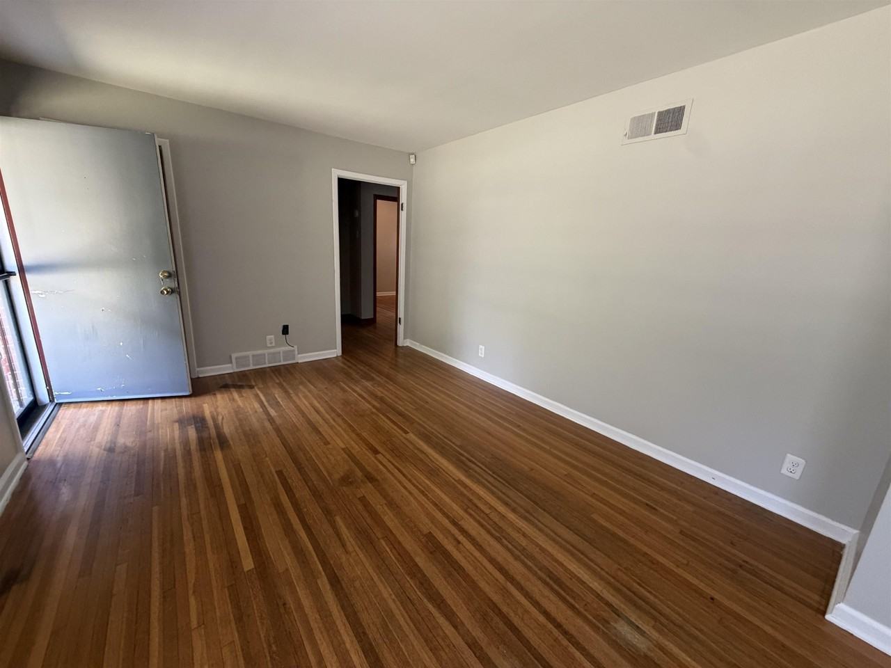 1461 Woodston Rd - Photo 3 of 10