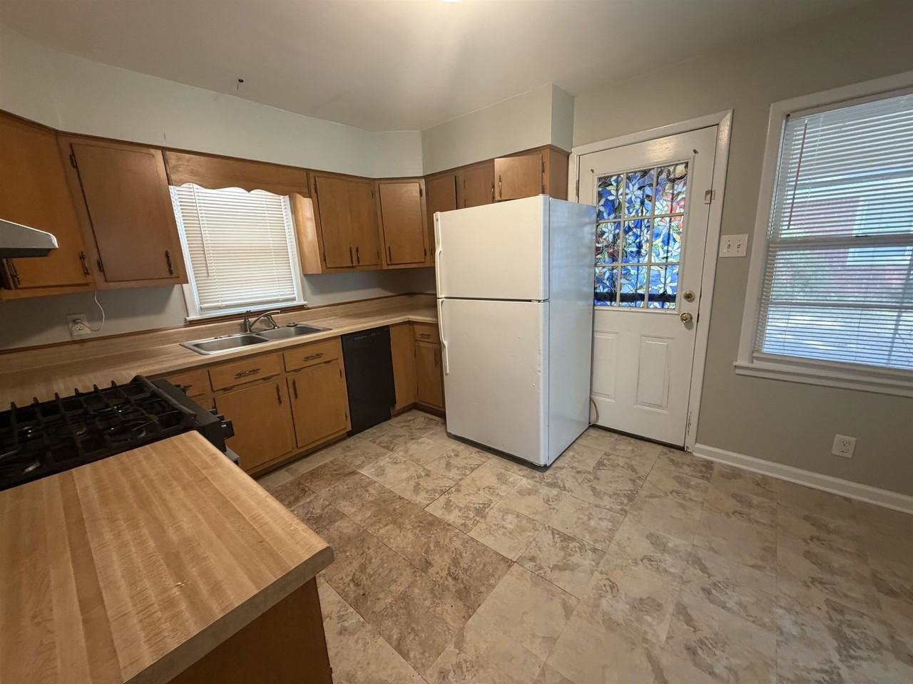 1461 Woodston Rd - Photo 5 of 10