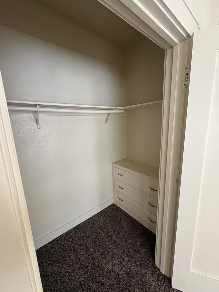 611 E Street - 3 #3 - Photo 4 of 19