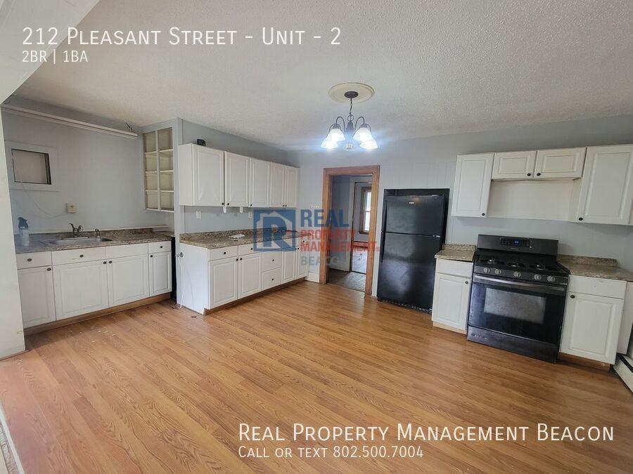 212 Pleasant St #2 - Photo 3 of 13