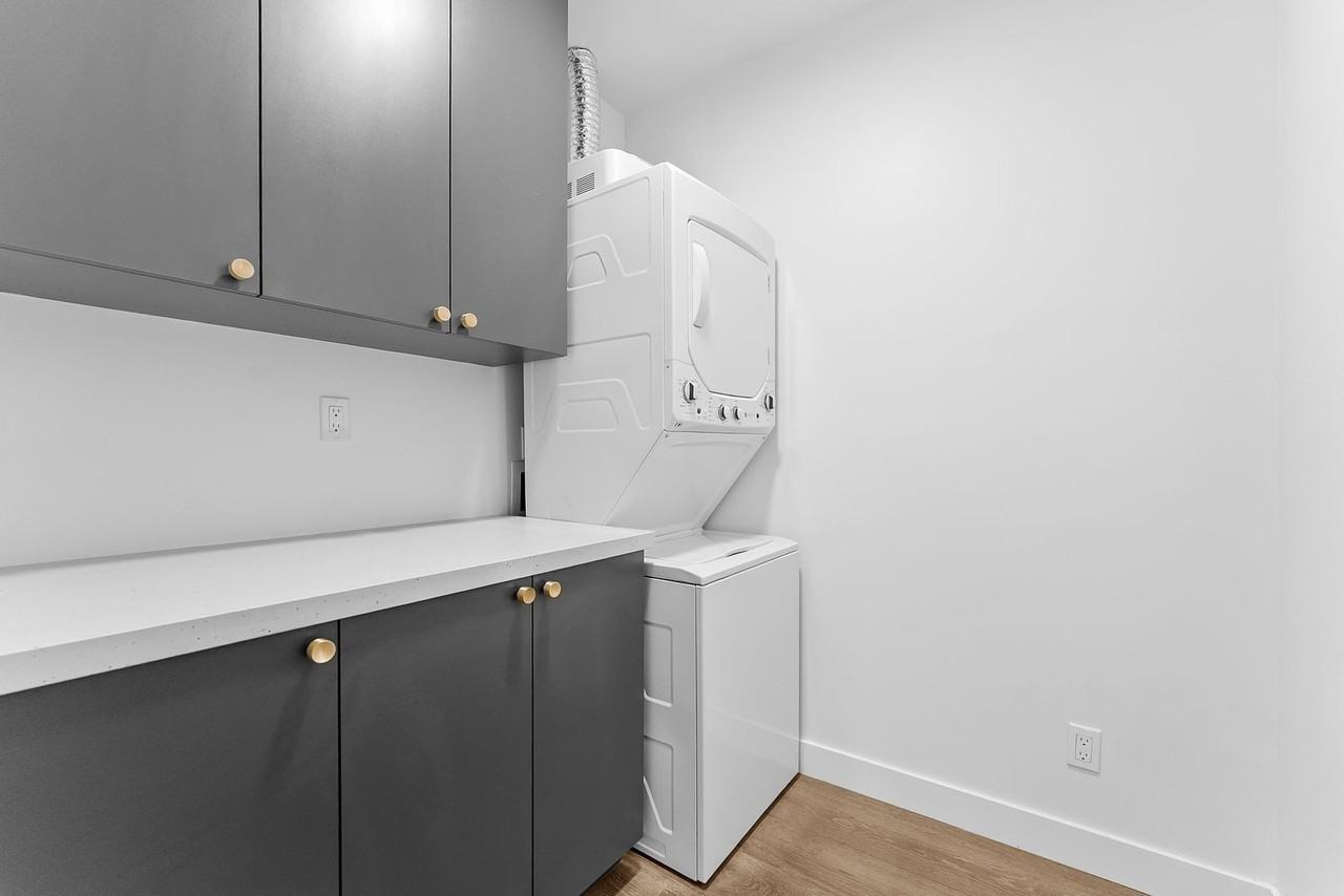 3377 Eagle Rock Blvd - Photo 6 of 17