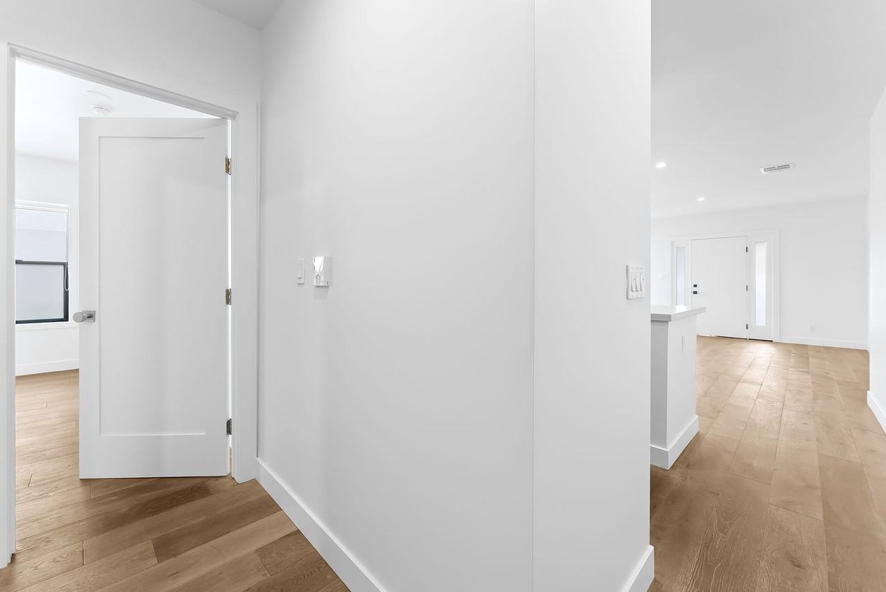 3377 Eagle Rock Blvd - Photo 7 of 17