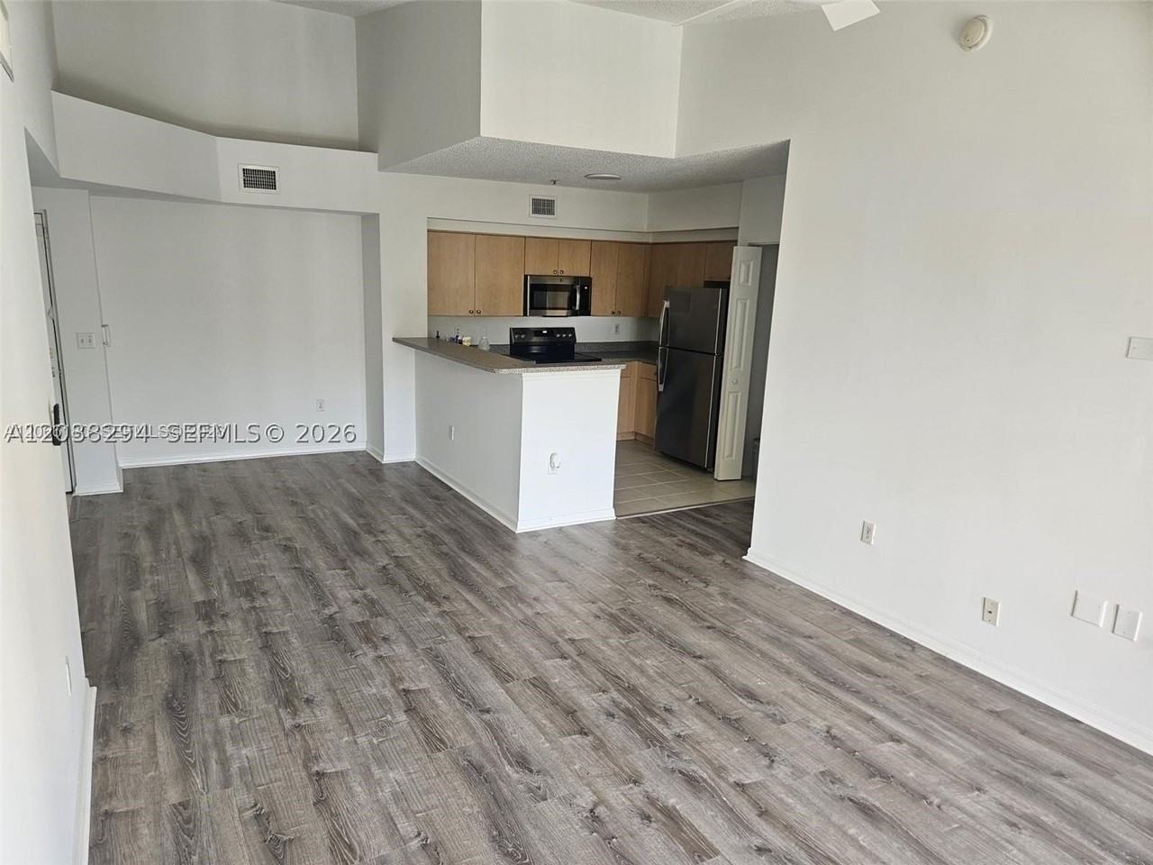 2440 E Preserve Way #303 - Photo 4 of 10