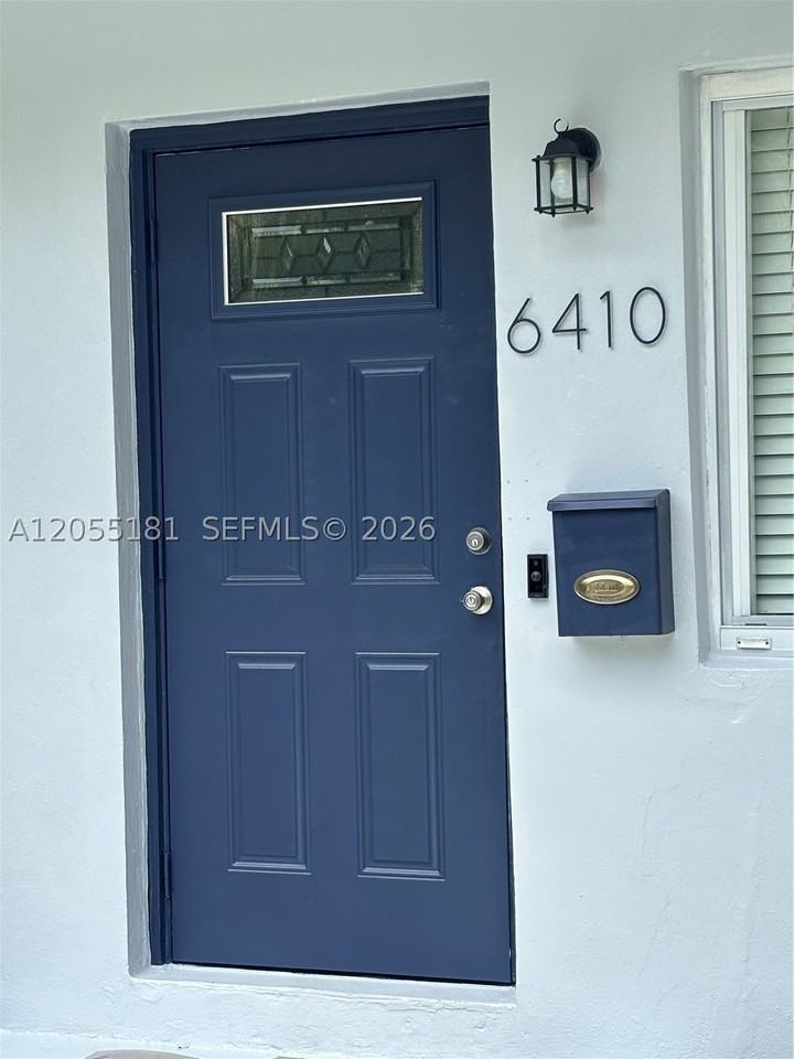 6410 Sw 63rd Ct - Photo 2 of 19