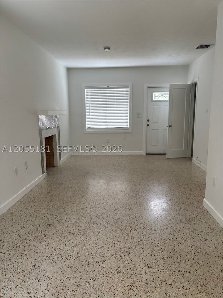 6410 Sw 63rd Ct - Photo 5 of 19
