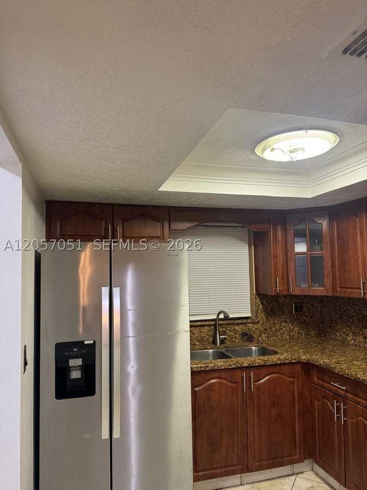 10851 Sw 6th St #5 - Photo 4 of 21