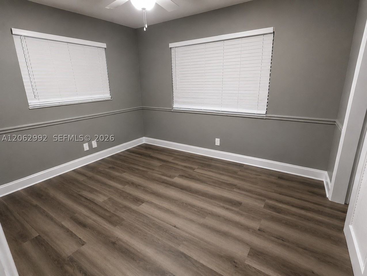 5716 Nw 70th Ter - Photo 6 of 37