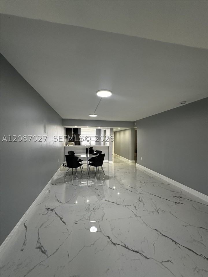 1719 Whitehall Dr #105 - Photo 4 of 15