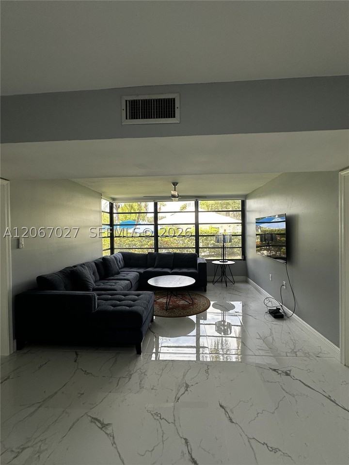 1719 Whitehall Dr #105 - Photo 5 of 15