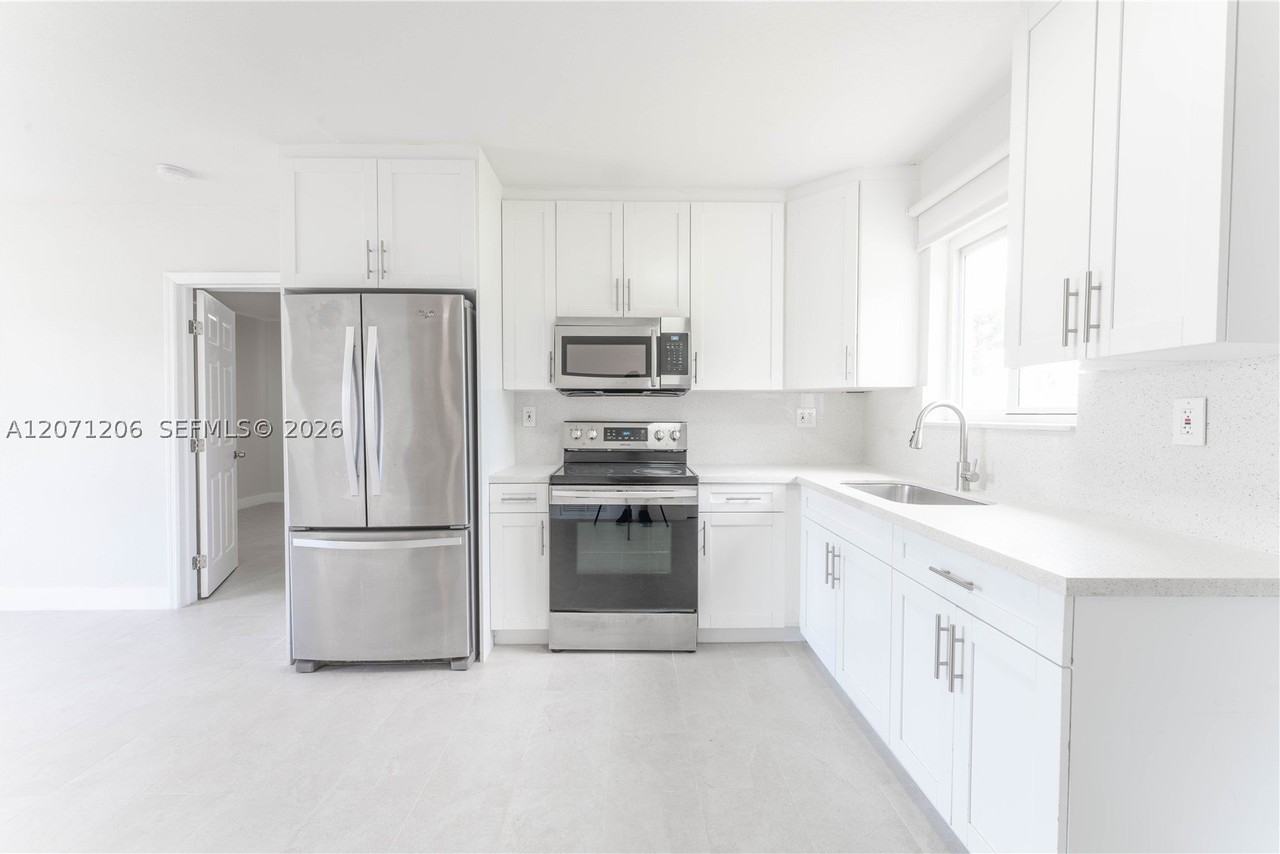 10825 Sw 221st St - Photo 2 of 21