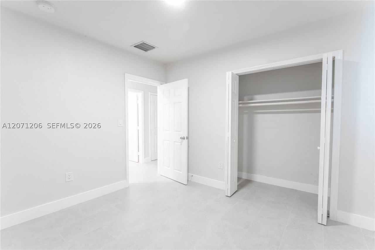 10825 Sw 221st St - Photo 4 of 21