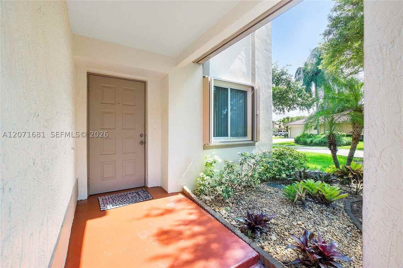 937 Nw 104th Way - Photo 3 of 37