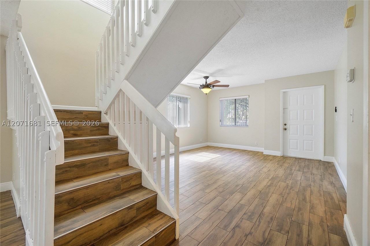 937 Nw 104th Way - Photo 4 of 37