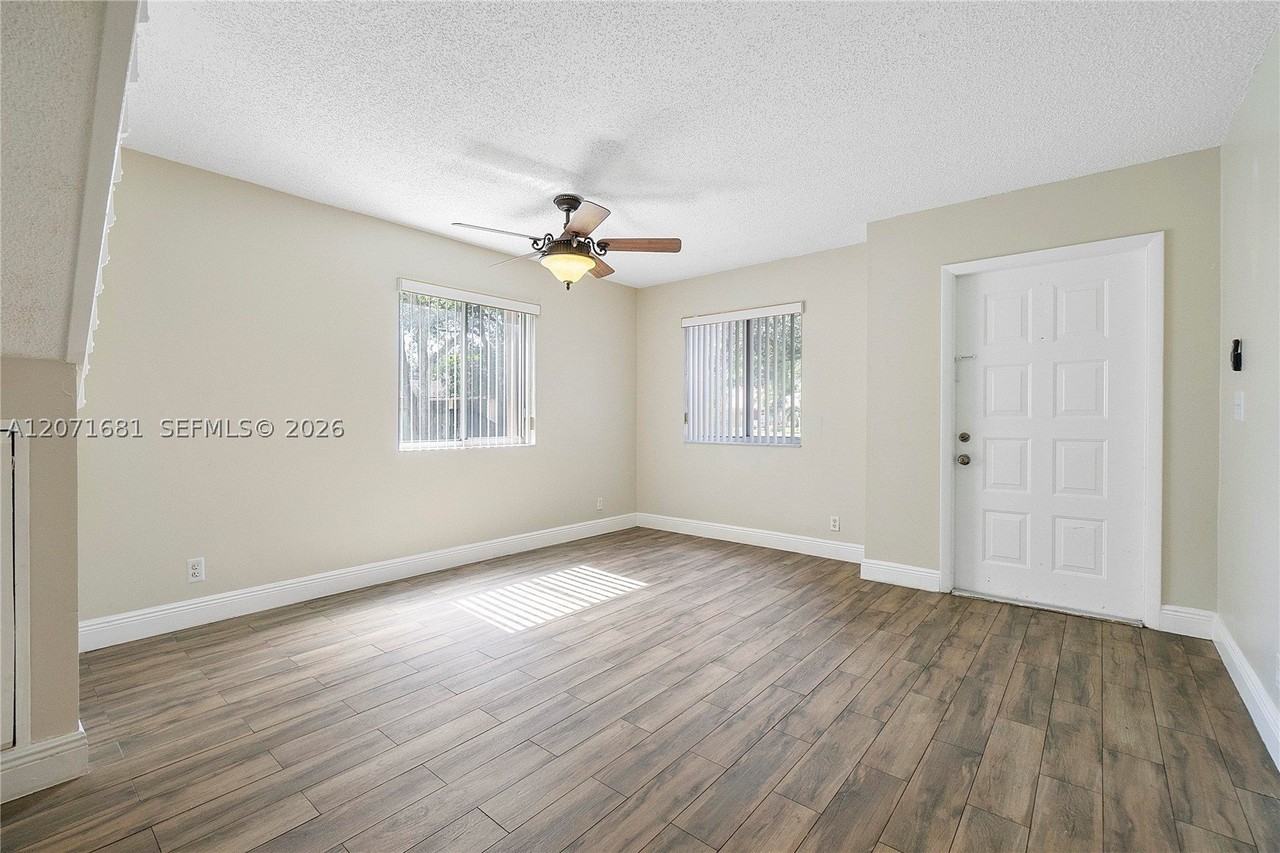 937 Nw 104th Way - Photo 6 of 37