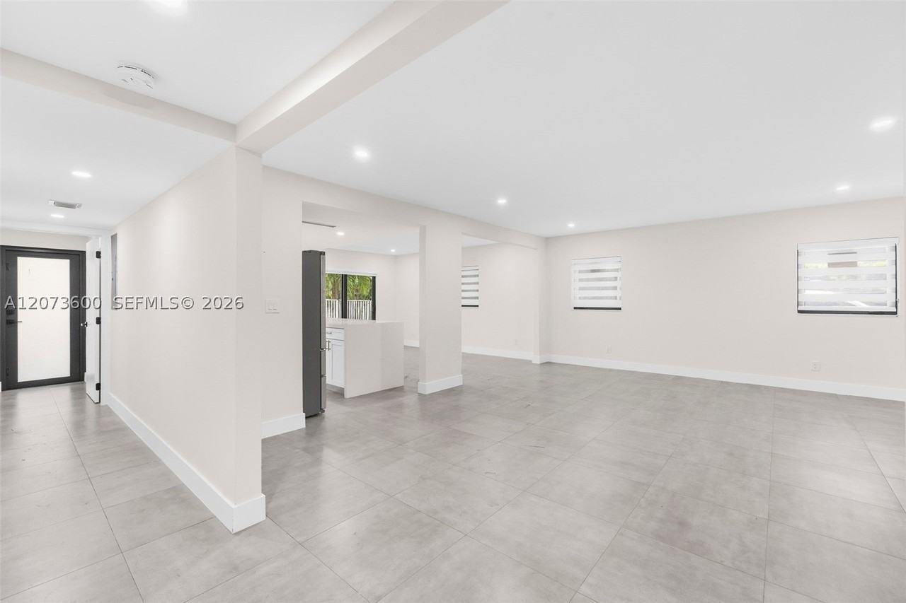 345 Sarto Ave #1 - Photo 3 of 35