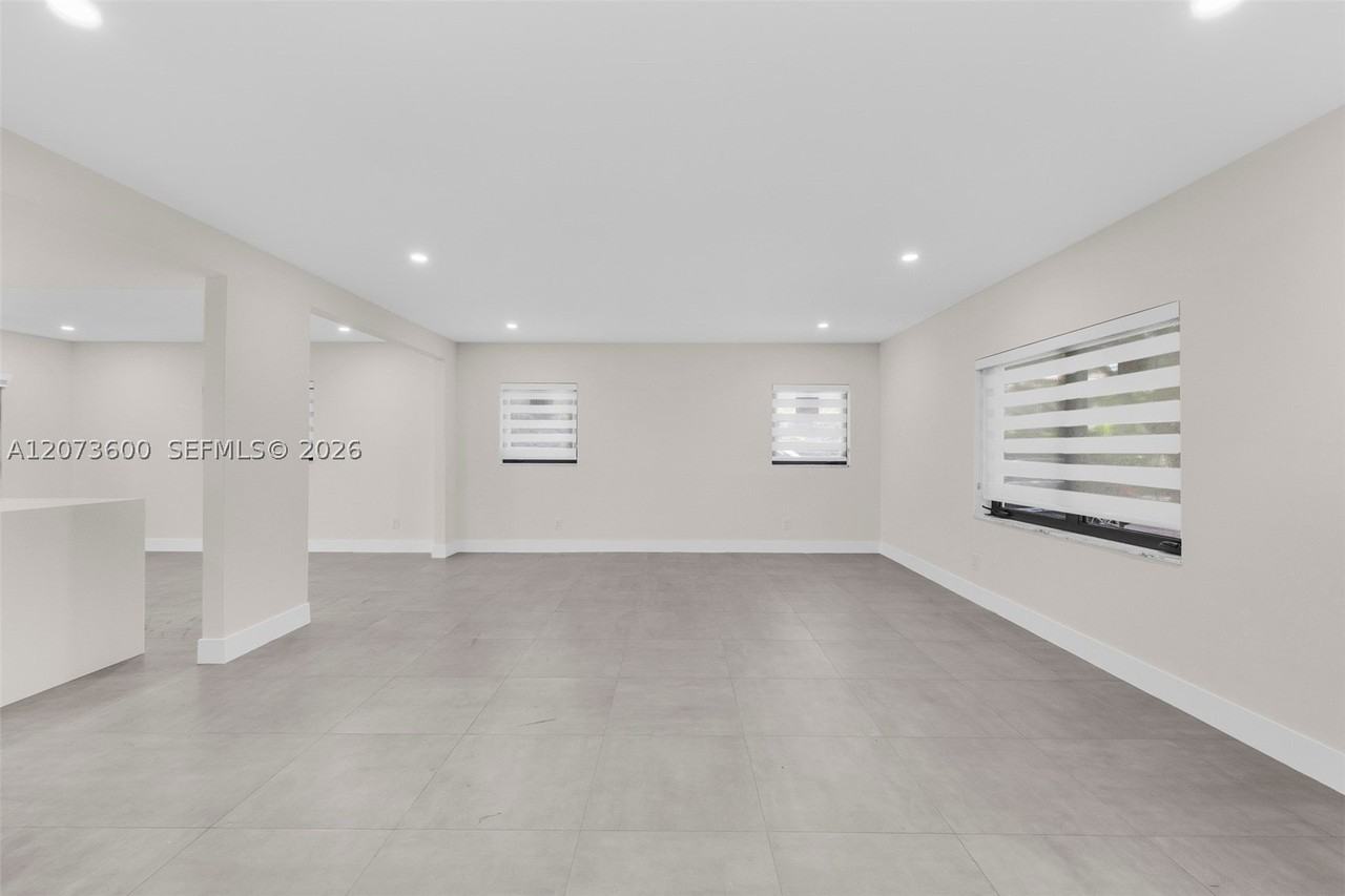 345 Sarto Ave #1 - Photo 4 of 35