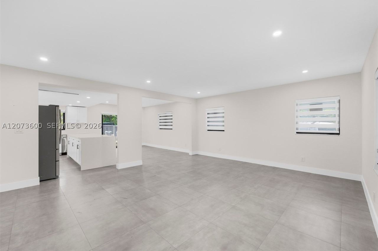 345 Sarto Ave #1 - Photo 5 of 35