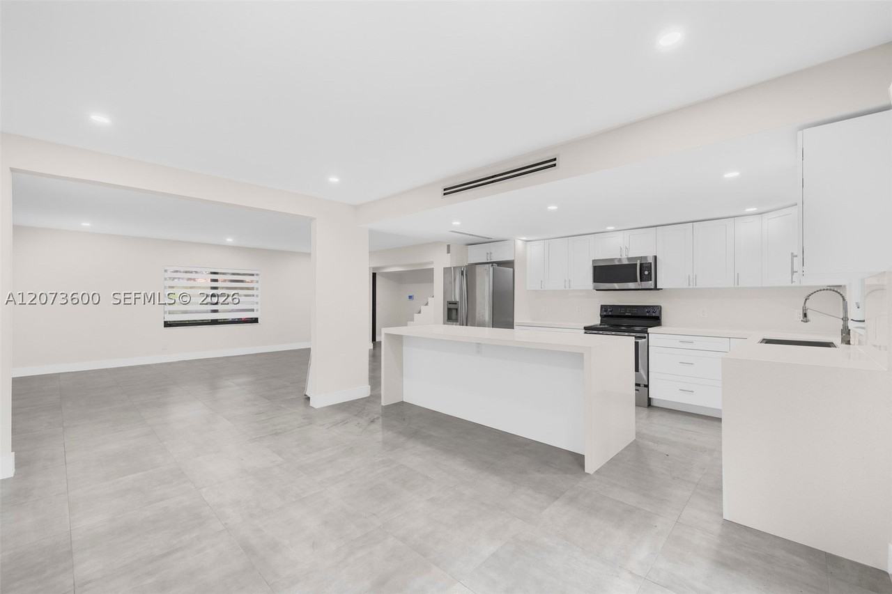 345 Sarto Ave #1 - Photo 7 of 35