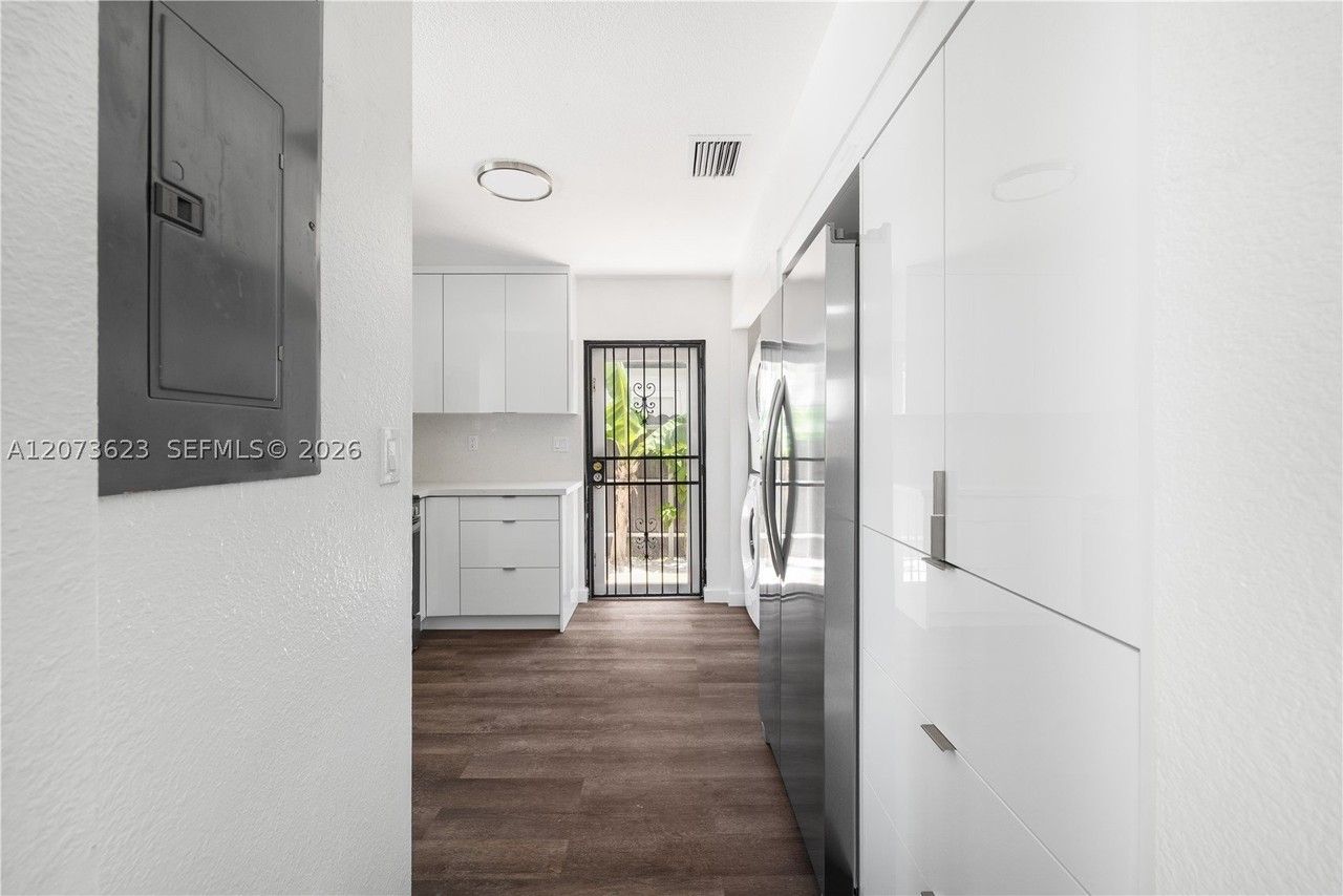 10204 Sw 173rd St - Photo 6 of 16