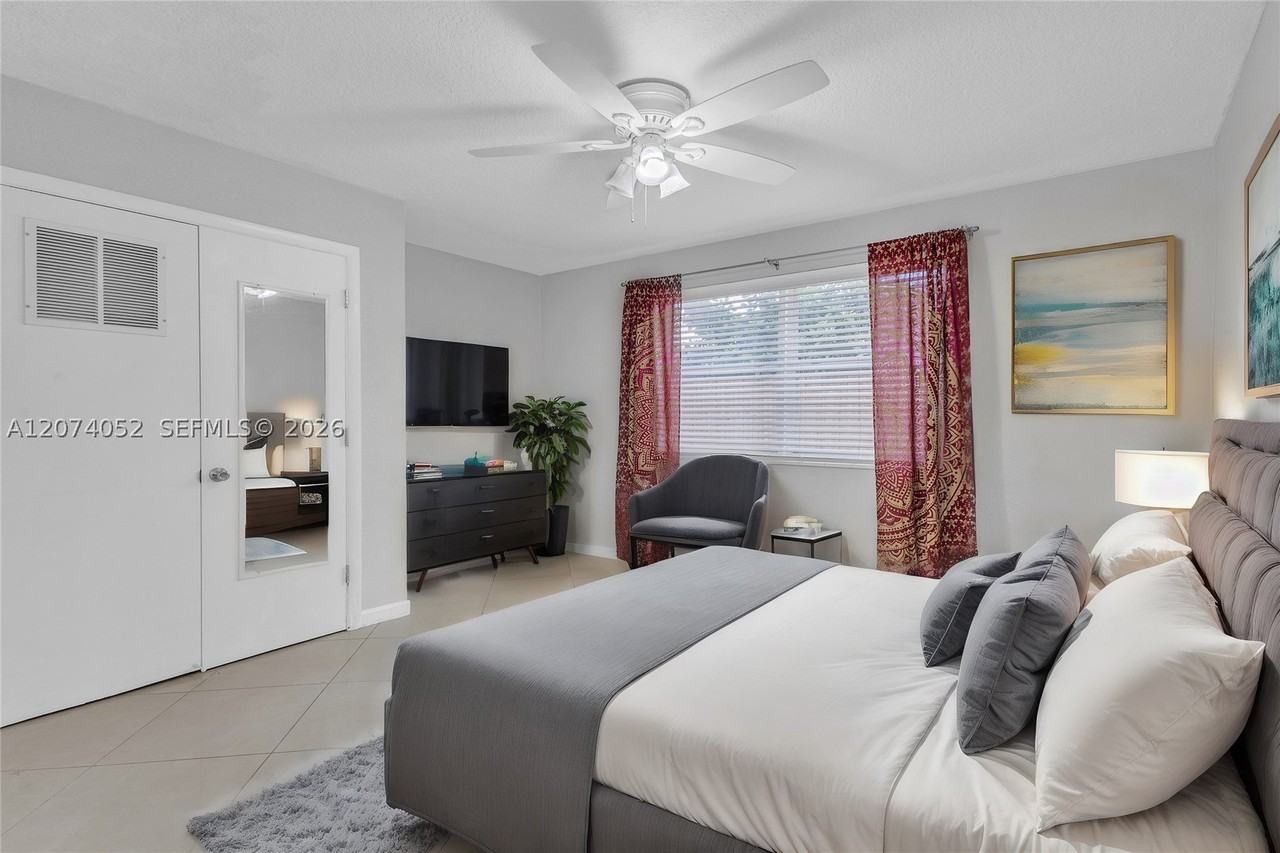 2175 Ne 56th St #103 - Photo 2 of 34