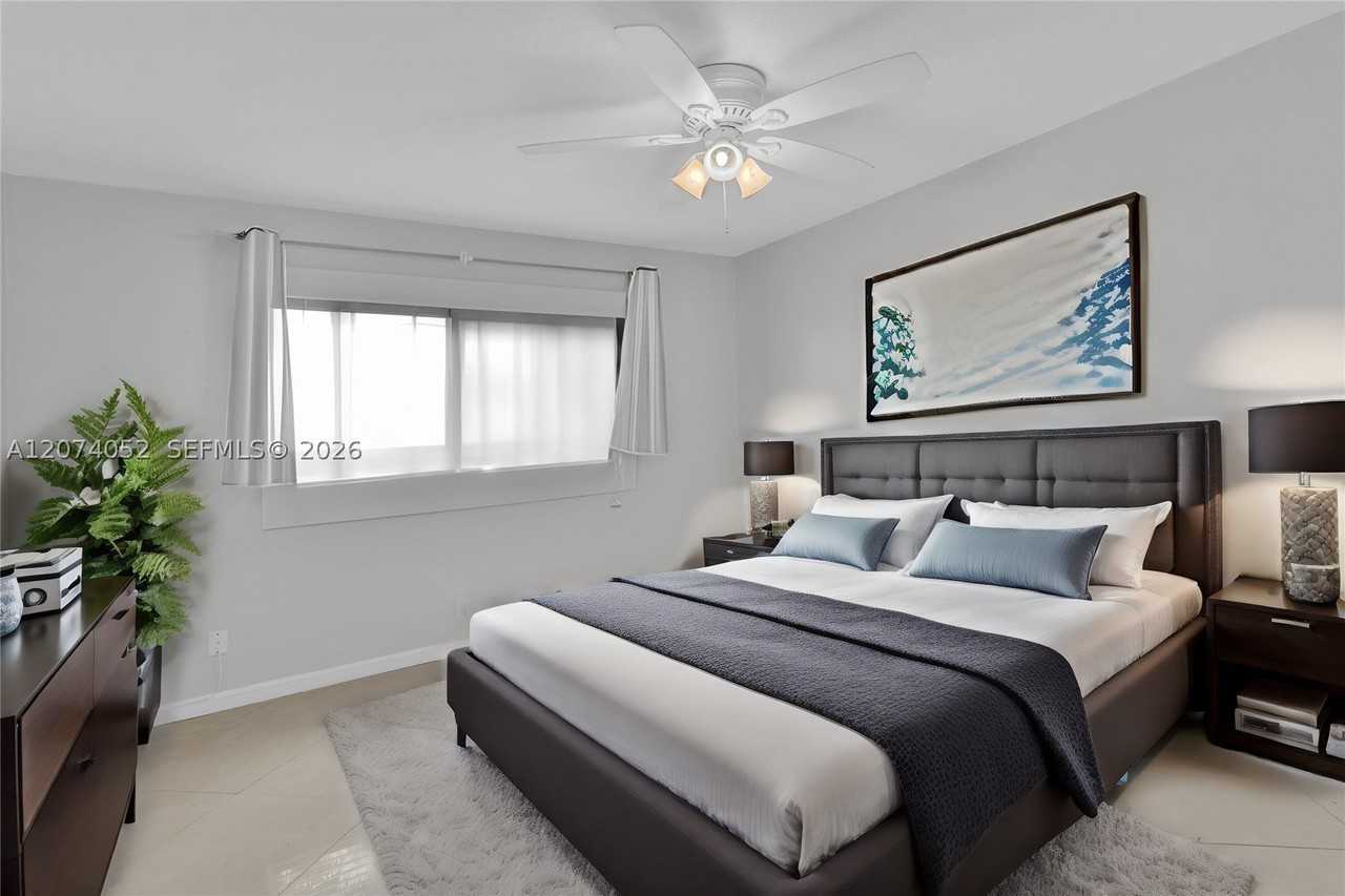 2175 Ne 56th St #103 - Photo 3 of 34