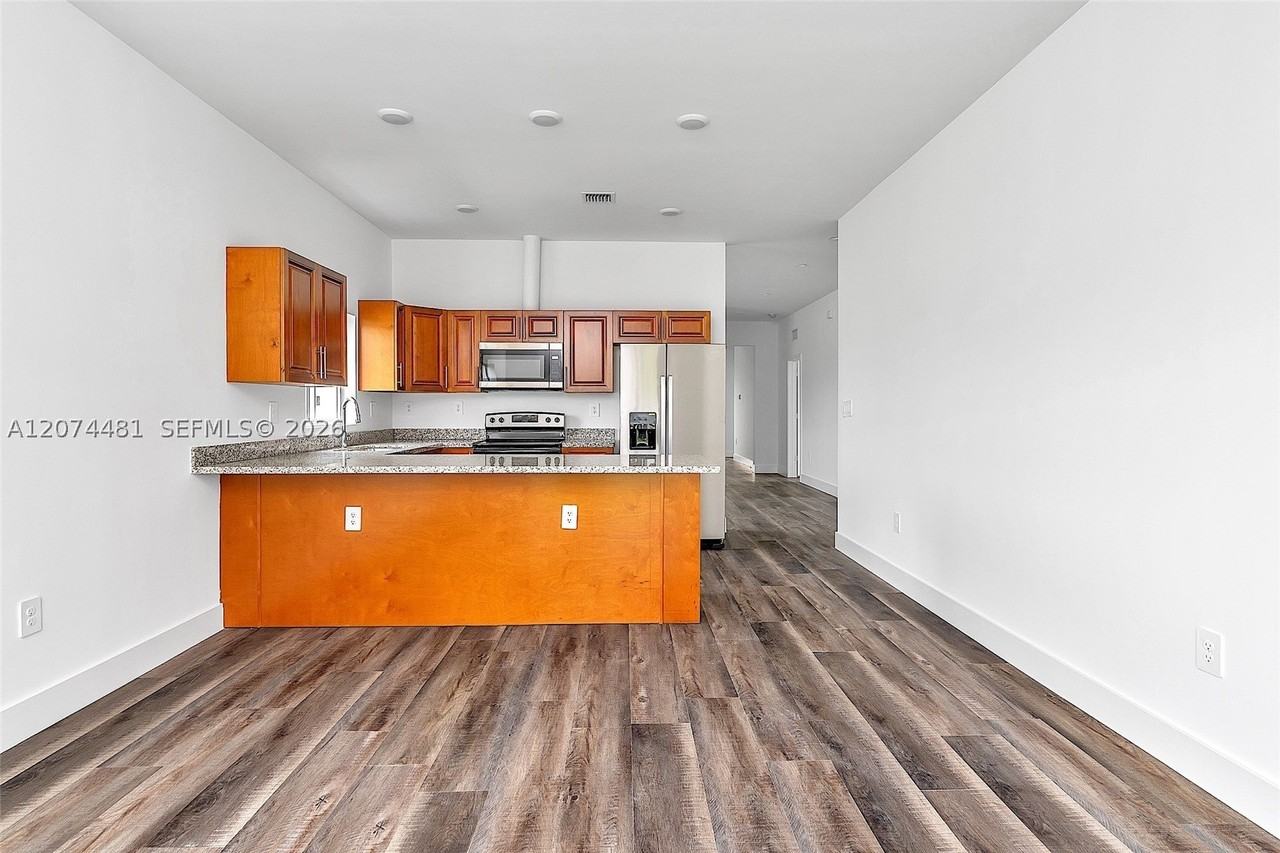 24062 Sw 116th Ct - Photo 7 of 41